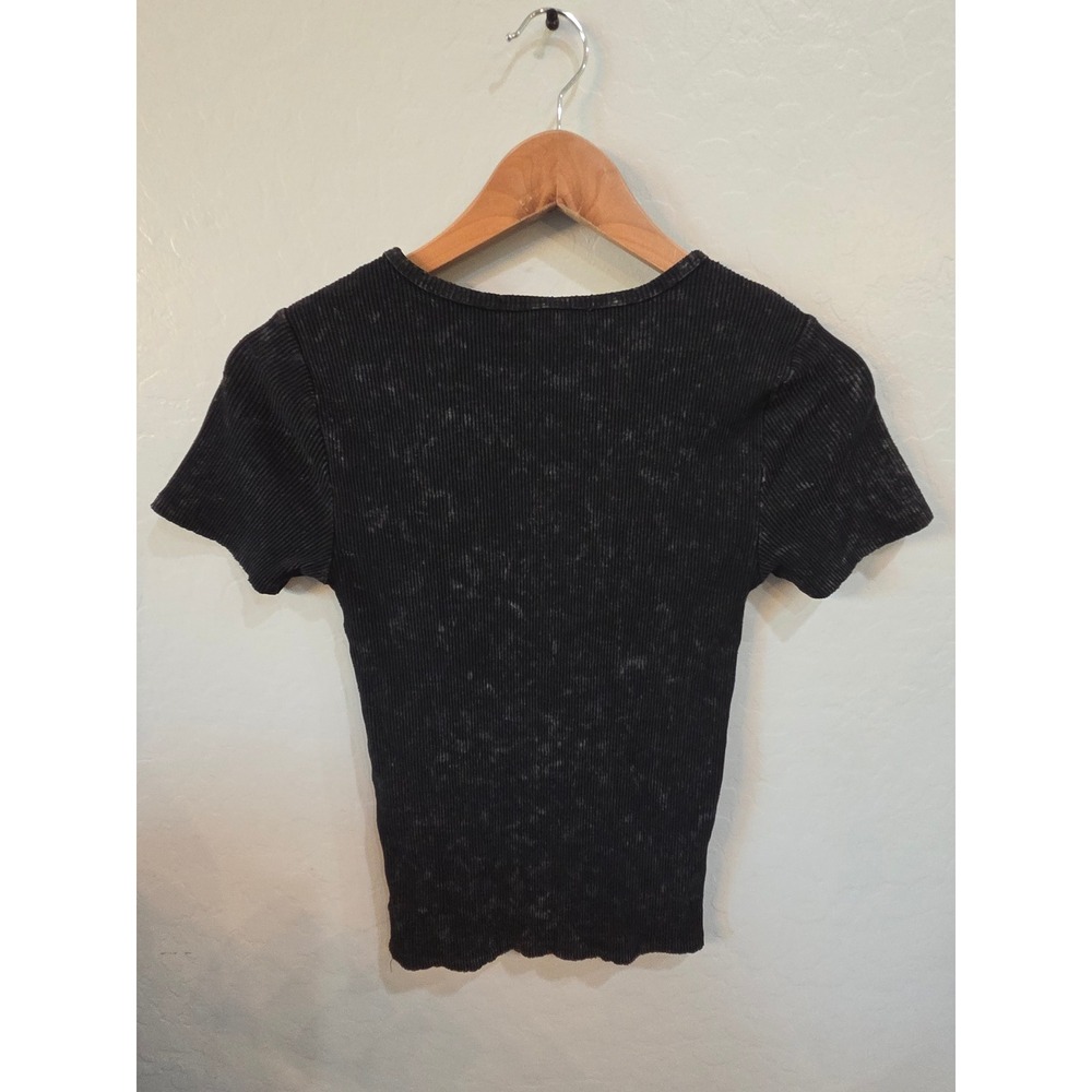 Forever 21 Black Acid Wash Ribbed Short Sleeve Baby Tee Small Crew Neck Top - Picture 2 of 4
